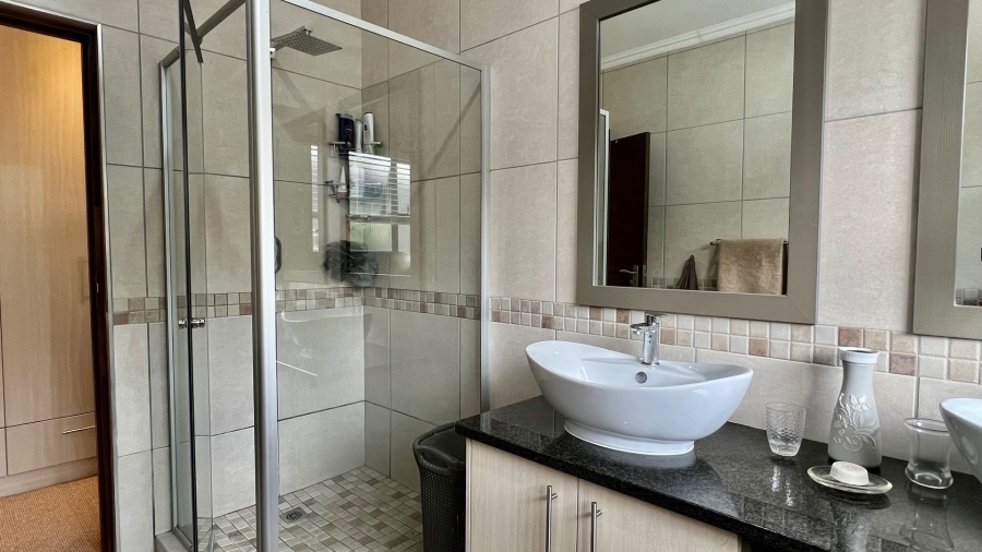 3 Bedroom Property for Sale in Earls Court Lifestyle Estate Western Cape